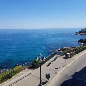  Casa vacanze Tra La Rocca E Il Mare